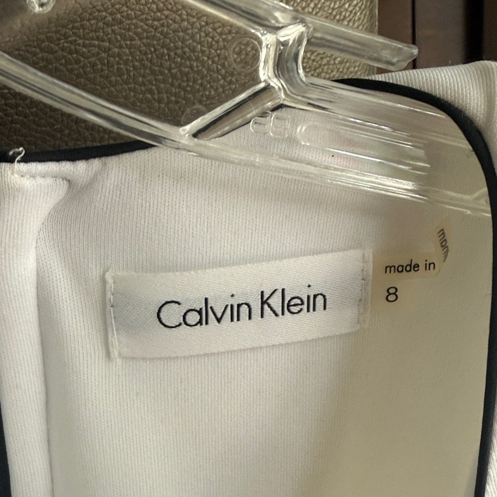 Calvin Klein White Dress with Black Accents sz 8 - Picture 3 of 4